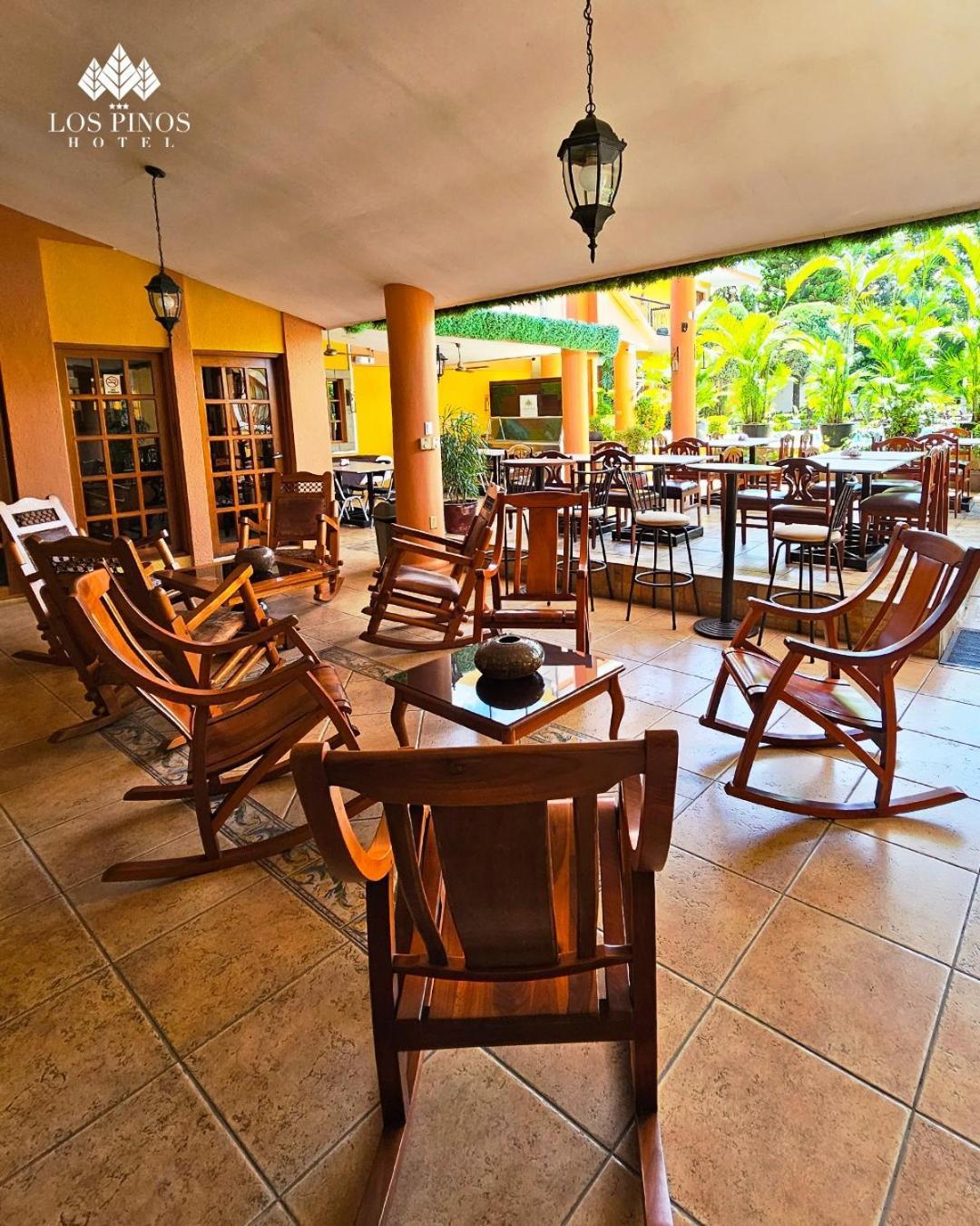 Hotel Los Pinos マナグア エクステリア 写真