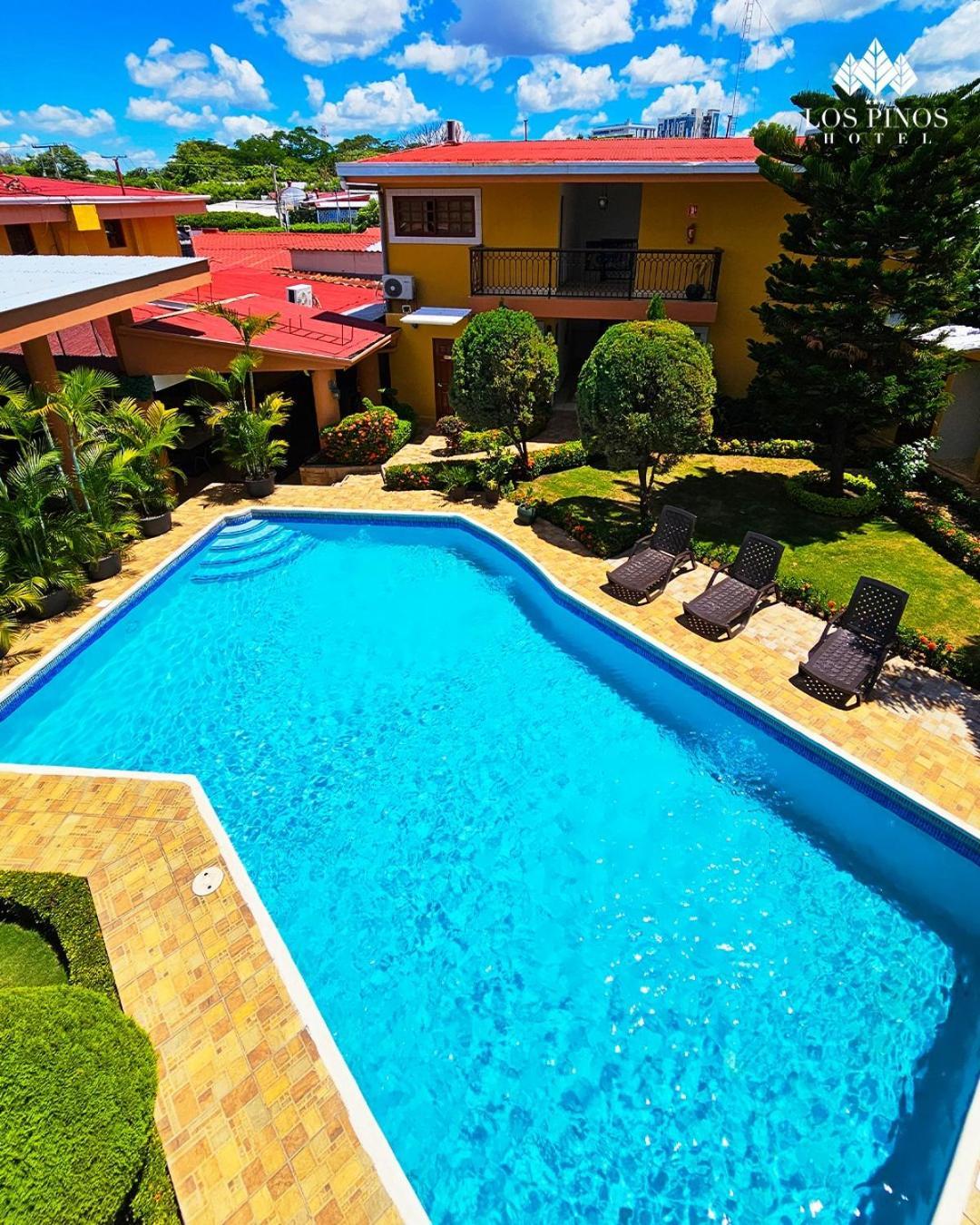 Hotel Los Pinos マナグア エクステリア 写真
