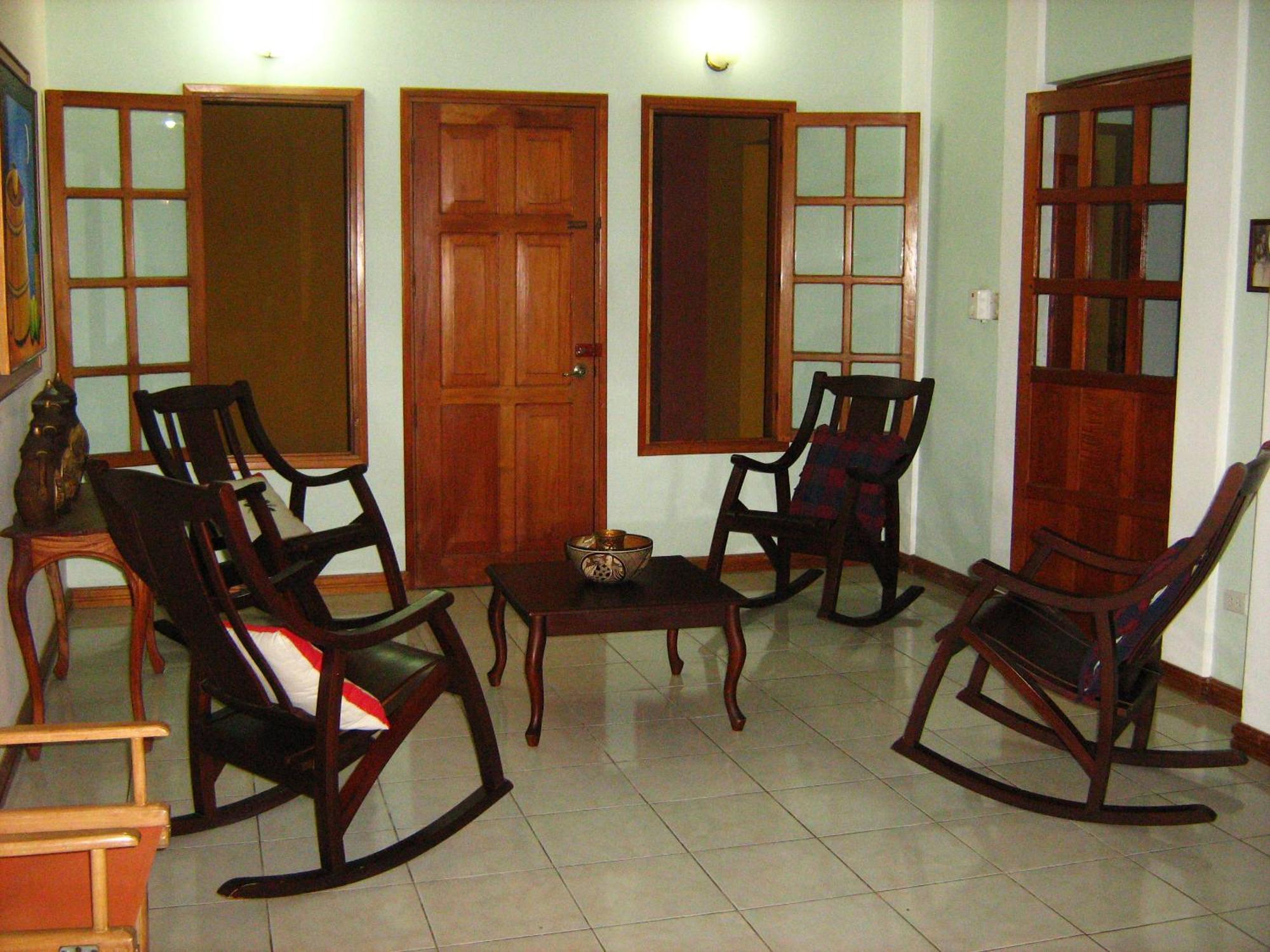 Hotel Los Pinos マナグア エクステリア 写真