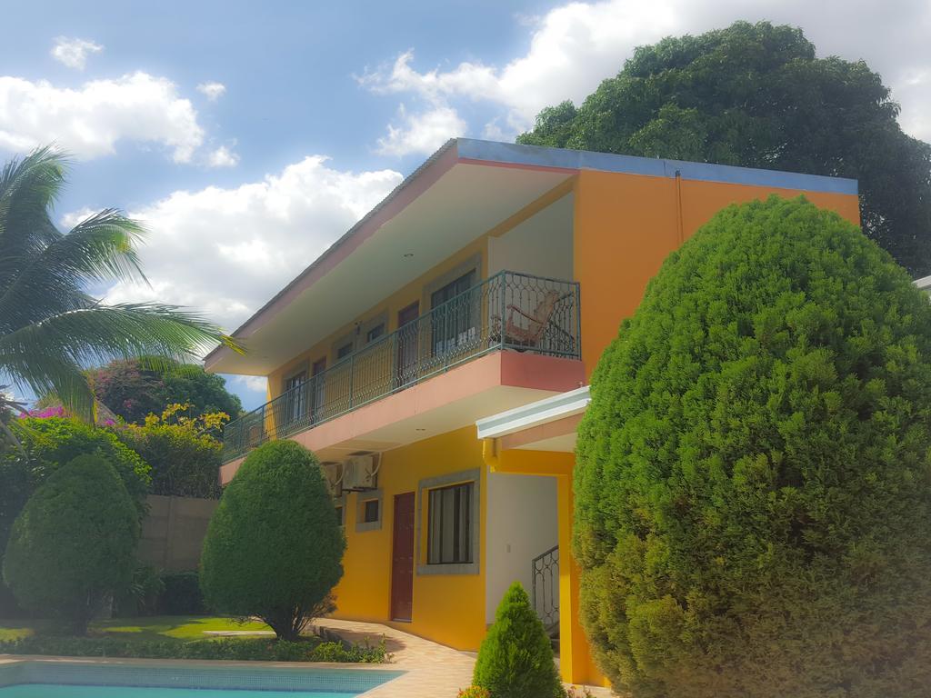 Hotel Los Pinos マナグア エクステリア 写真