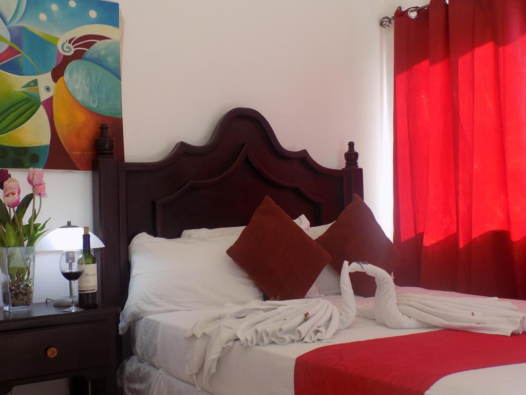 Hotel Los Pinos マナグア エクステリア 写真