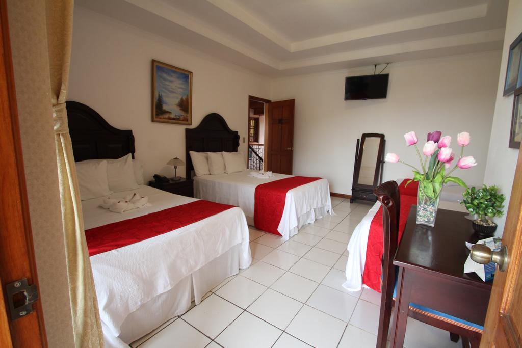 Hotel Los Pinos マナグア エクステリア 写真