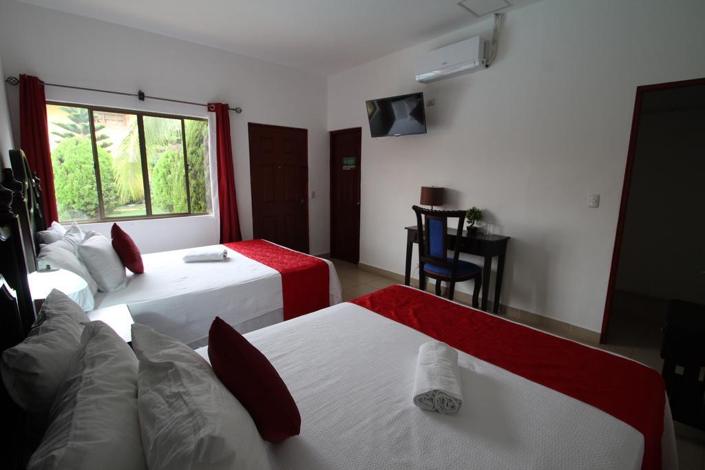 Hotel Los Pinos マナグア エクステリア 写真