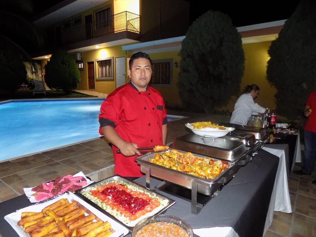 Hotel Los Pinos マナグア エクステリア 写真