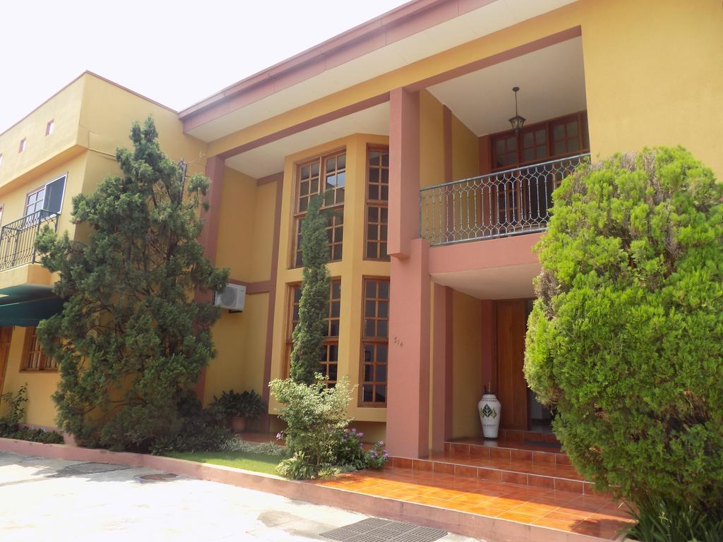 Hotel Los Pinos マナグア エクステリア 写真