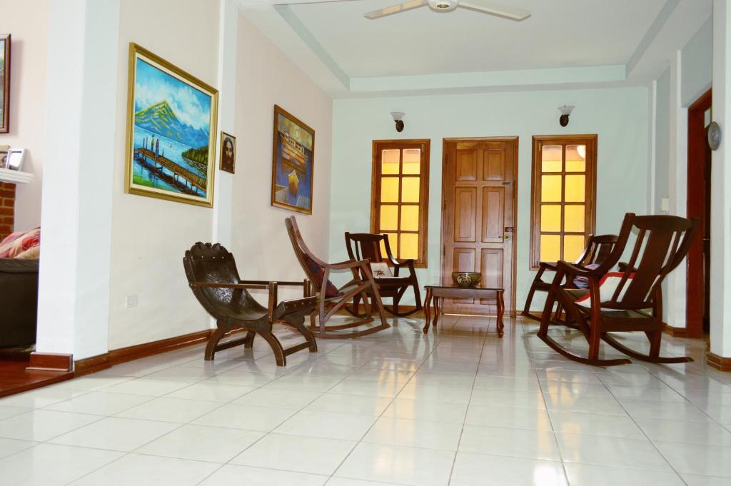 Hotel Los Pinos マナグア エクステリア 写真