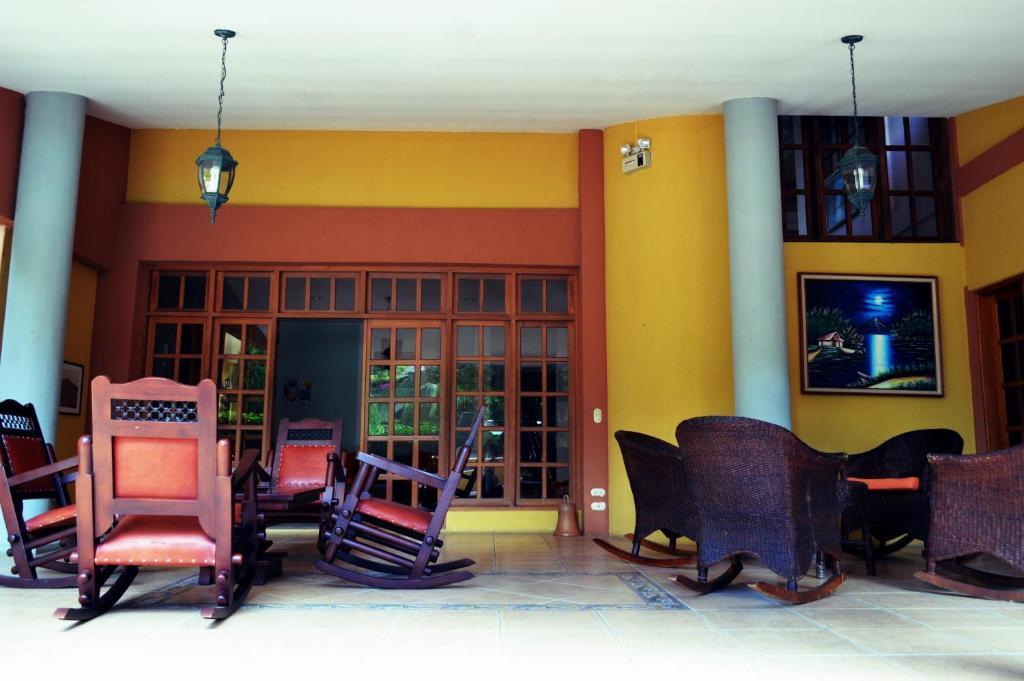 Hotel Los Pinos マナグア エクステリア 写真