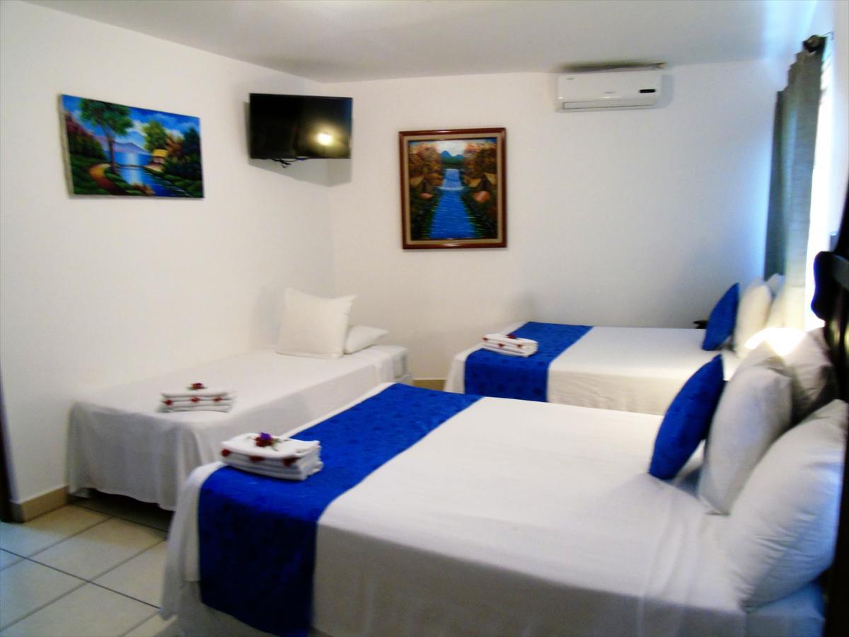 Hotel Los Pinos マナグア エクステリア 写真