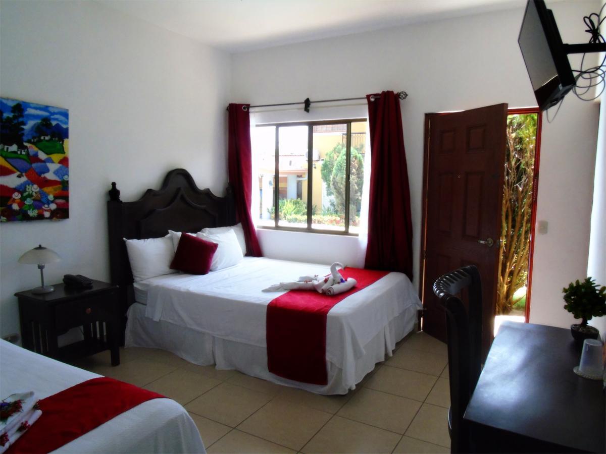 Hotel Los Pinos マナグア エクステリア 写真