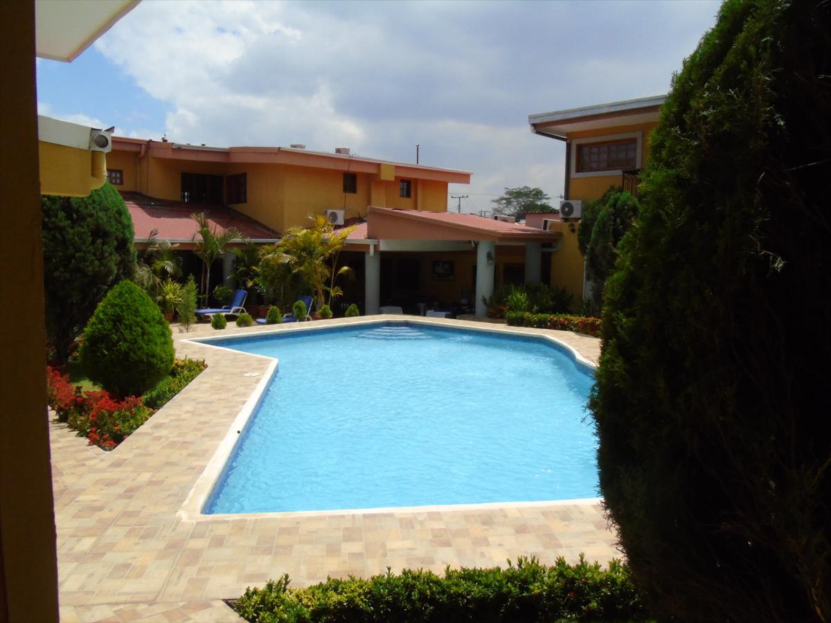 Hotel Los Pinos マナグア エクステリア 写真