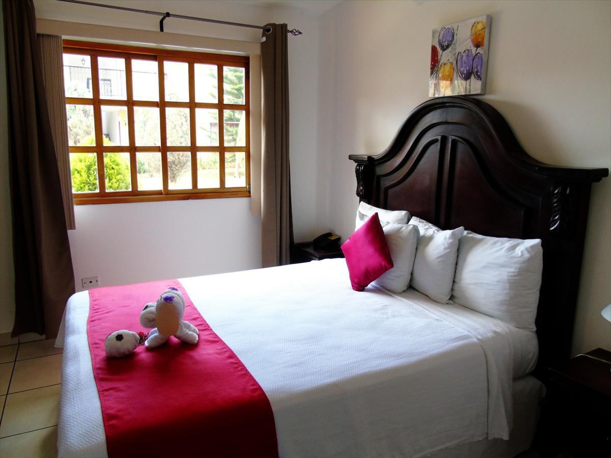 Hotel Los Pinos マナグア エクステリア 写真