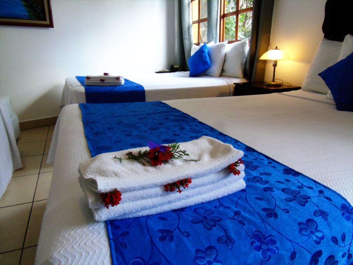 Hotel Los Pinos マナグア エクステリア 写真