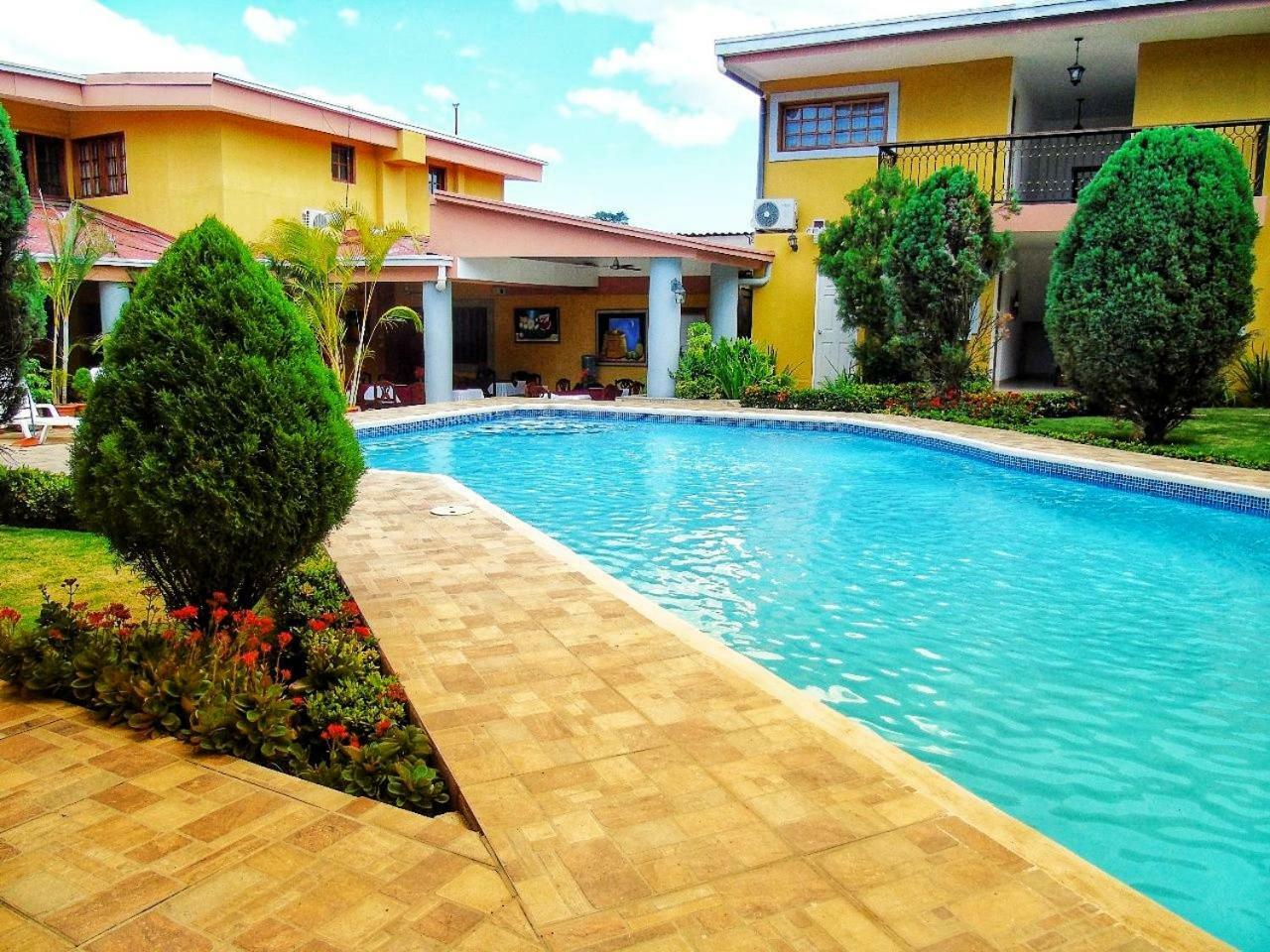 Hotel Los Pinos マナグア エクステリア 写真